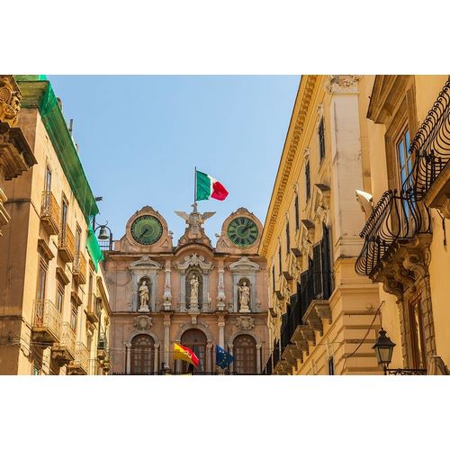 Trapani Province-Trapani Clock tower with the Italian flag in the city center of Trapani